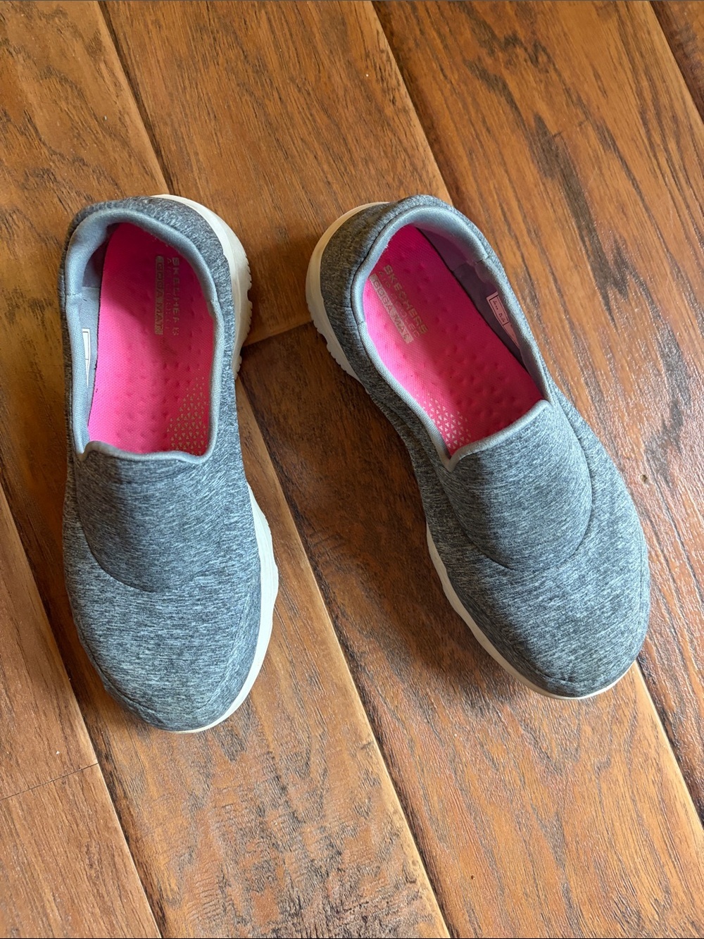Skechers Gray Slip-On Flats with Pink Insole - Size 8.5
